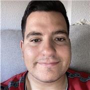 Persona cercana encantada por las matemáticas y ayudar